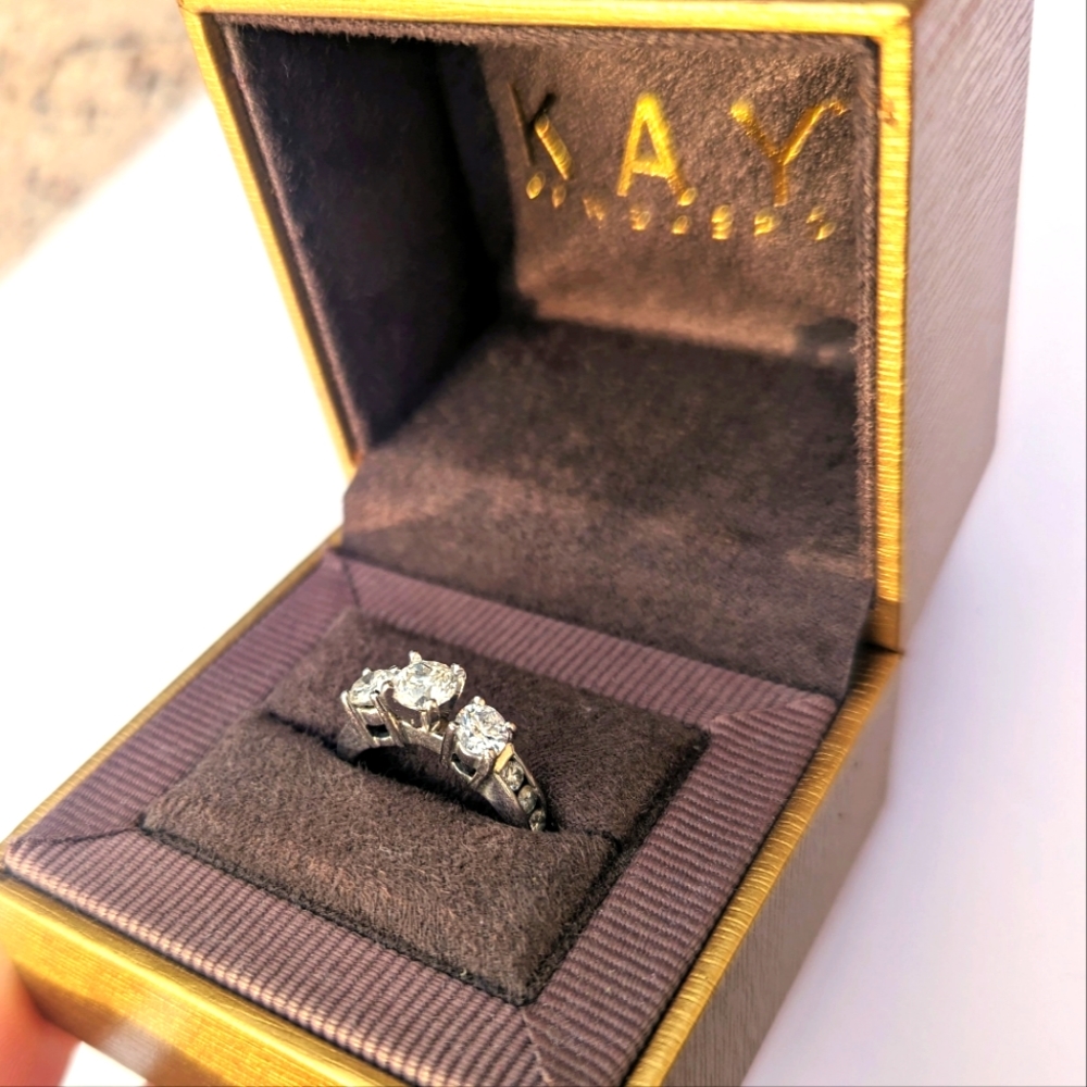 Offers??? Genuine  1.5ct real diamond ring. Kays - Picture 7 of 12